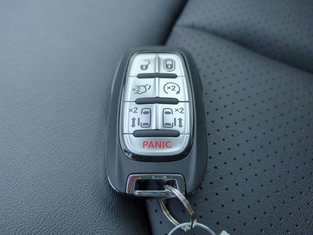 New 2026 Chrysler Pacifica Select FWD image 28