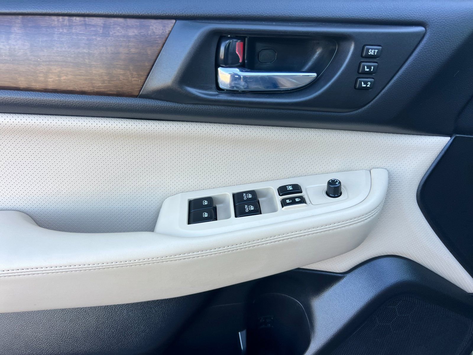 Used 2015 Subaru Outback 2.5i Limited image 11