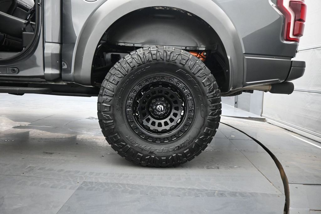 Used 2019 Ford F150 Raptor w/ Equipment Group 802A Luxury AWD/4WD image 24