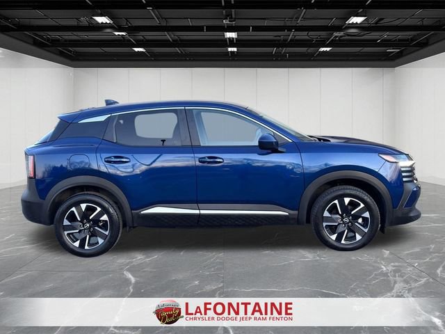 Used 2025 Nissan Kicks SV image 9