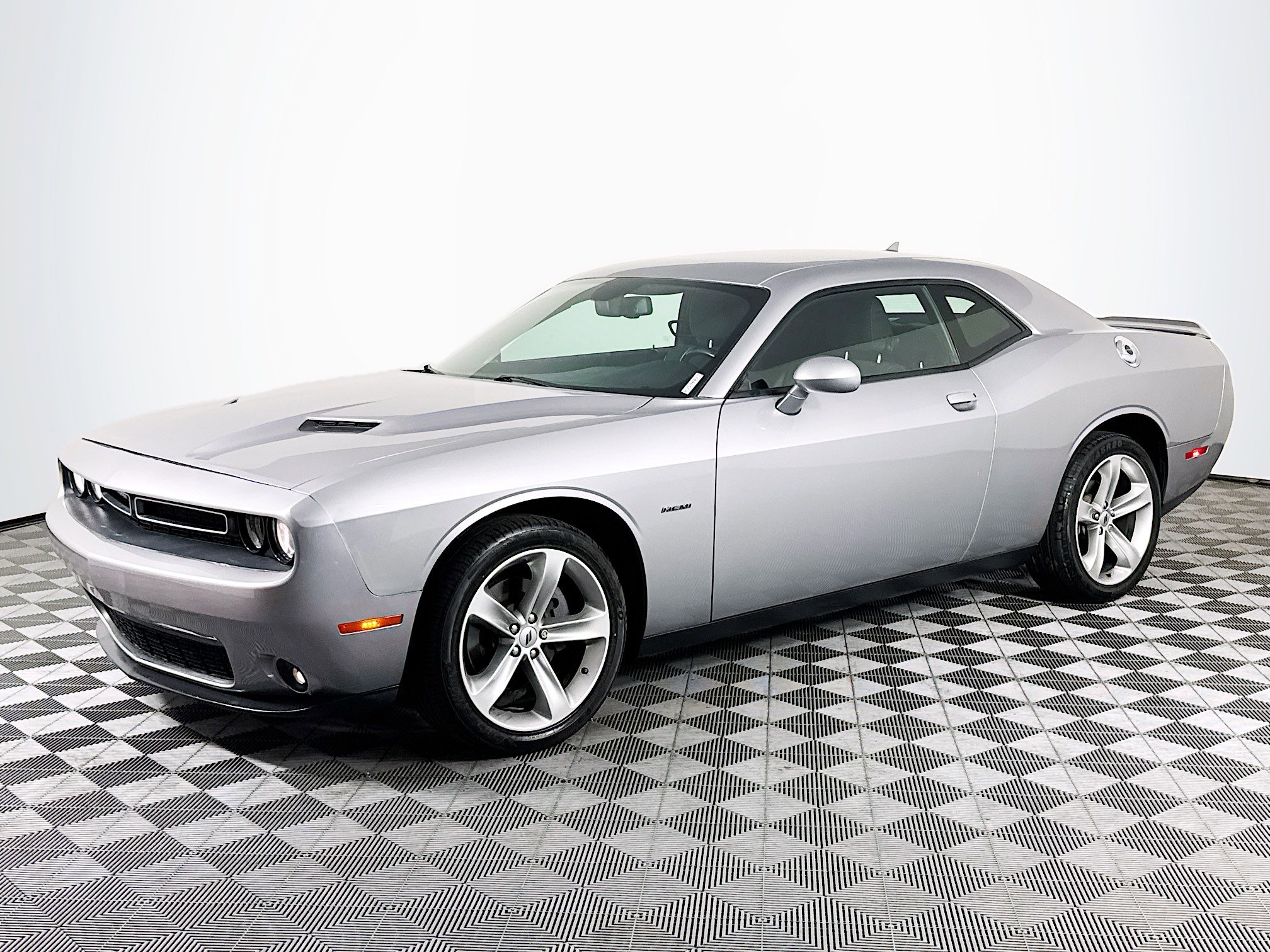 Used 2018 Dodge Challenger R/T w/ Sound Group image 4