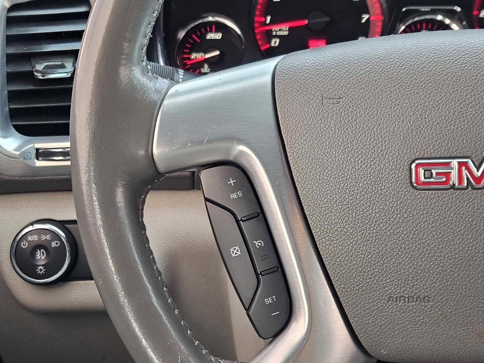 Used 2015 GMC Acadia SLT image 24