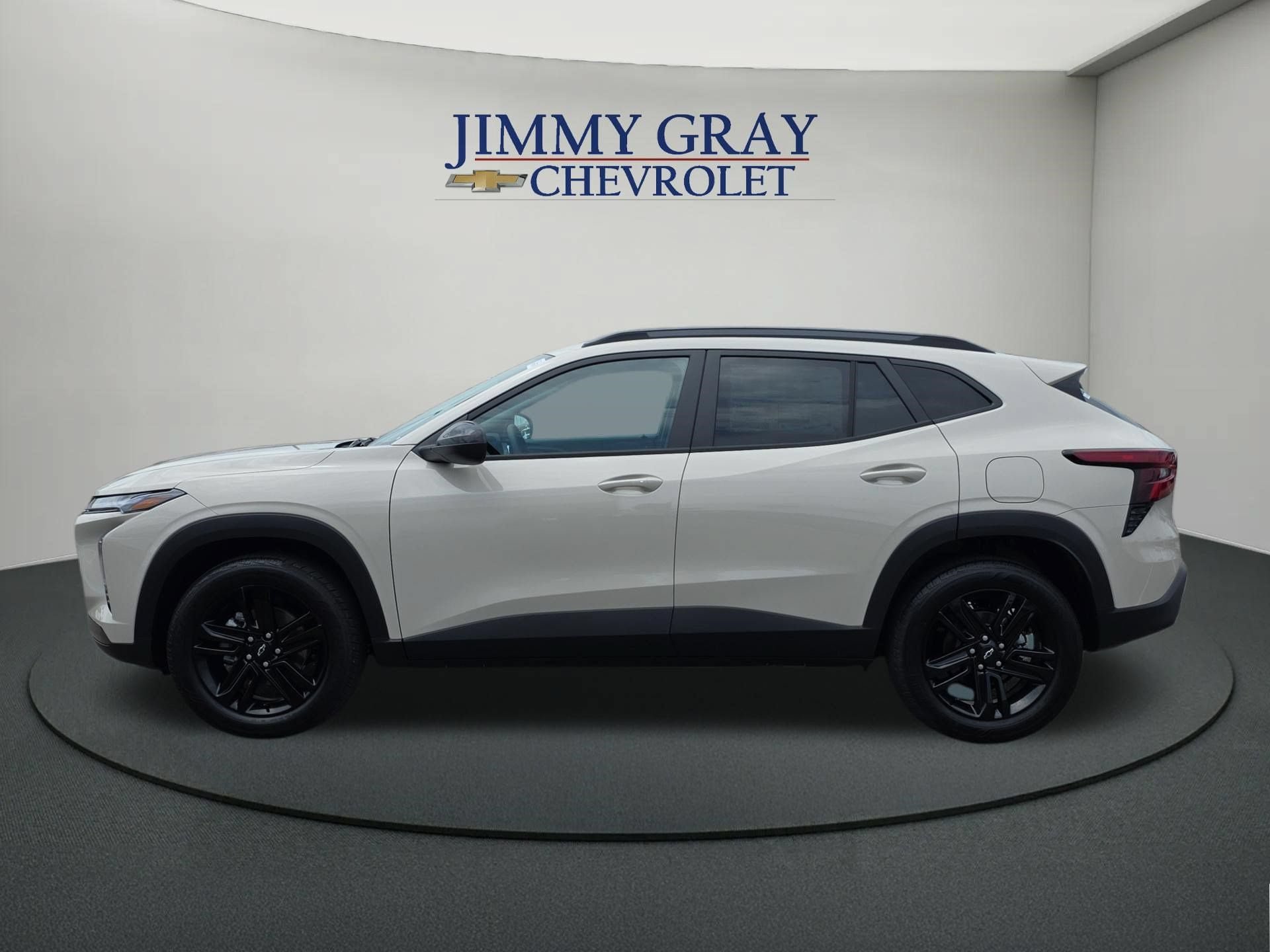 New 2026 Chevrolet Trax ACTIV w/ Sunroof Package FWD image 2
