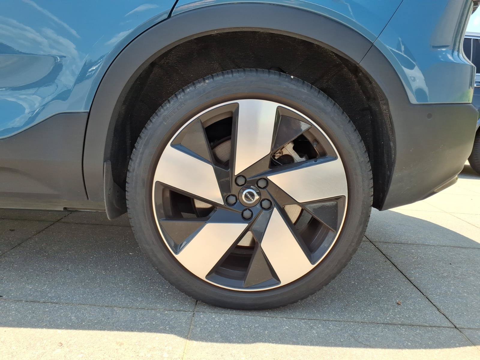 Certified 2023 Volvo C40 P8 Recharge Ultimate AWD/4WD image 23