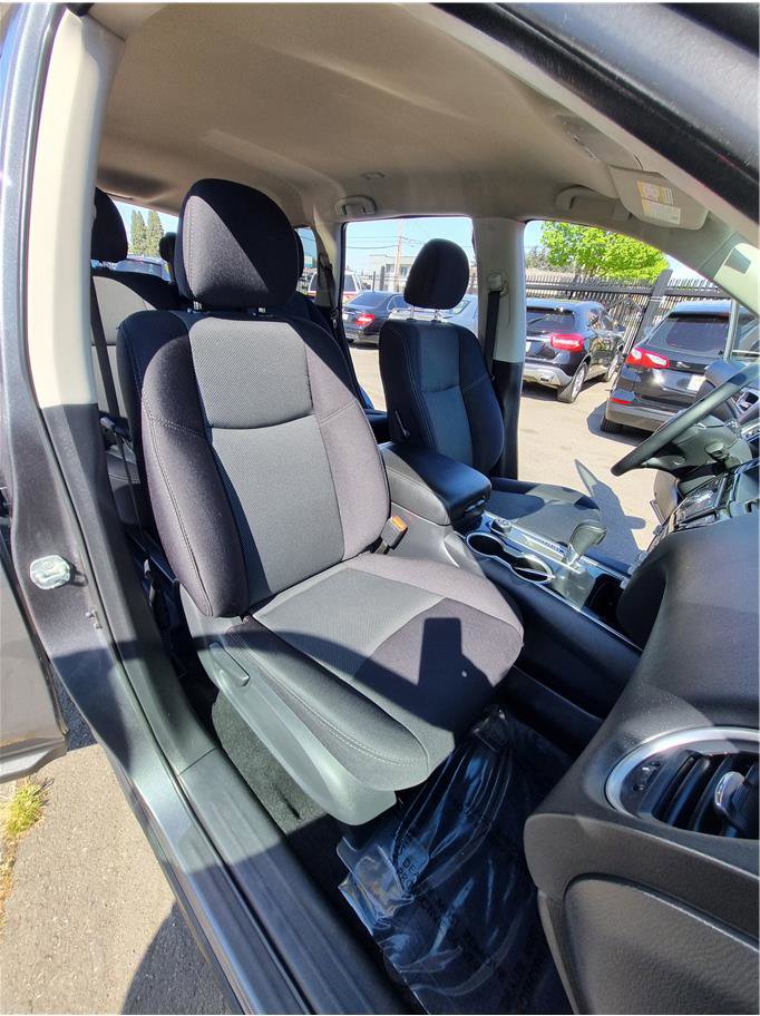 Used 2019 Nissan Pathfinder SV AWD/4WD image 12