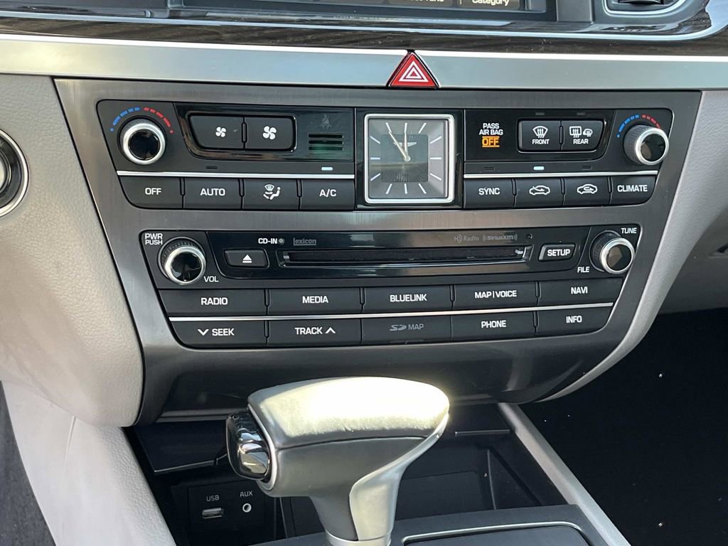 Used 2018 Genesis G80 3.8 w/ Option Group 02 image 33