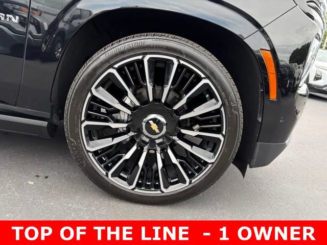 Certified 2025 Chevrolet Suburban High Country AWD/4WD image 8