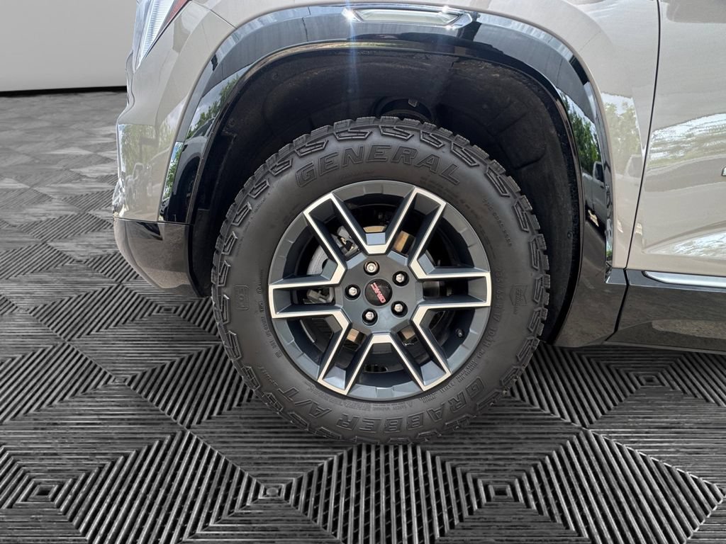 Used 2026 GMC Terrain AT4 w/ Convenience Package III AWD/4WD image 9