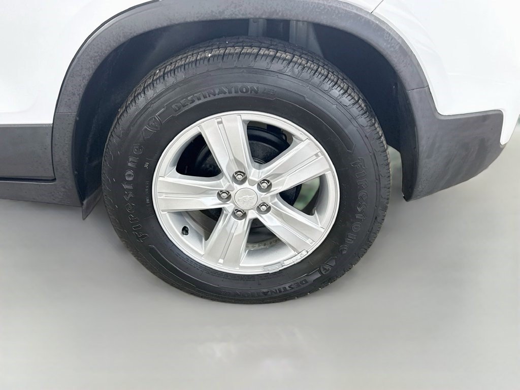 Used 2020 Chevrolet Trax LS FWD image 34