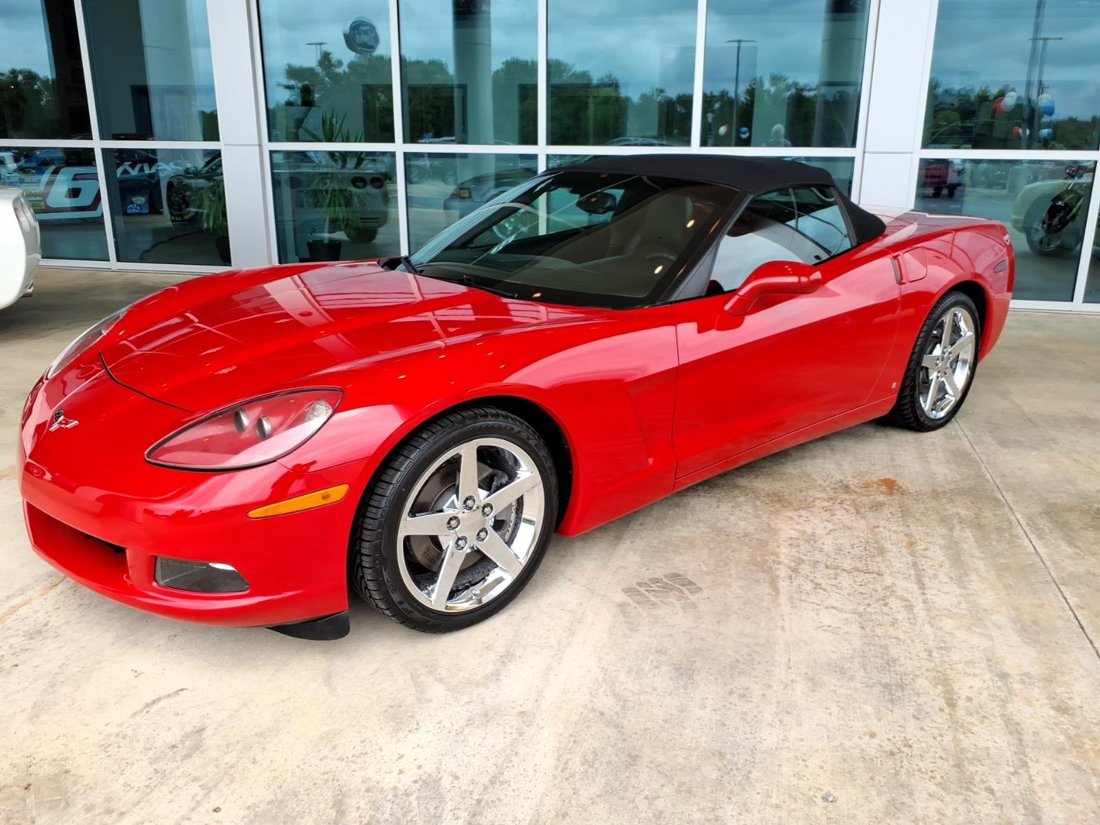 Used 2007 Chevrolet Corvette Convertible RWD image 3