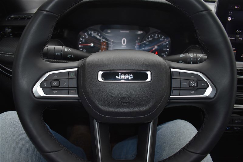 Used 2022 Jeep Compass Latitude w/ Convenience Group image 13