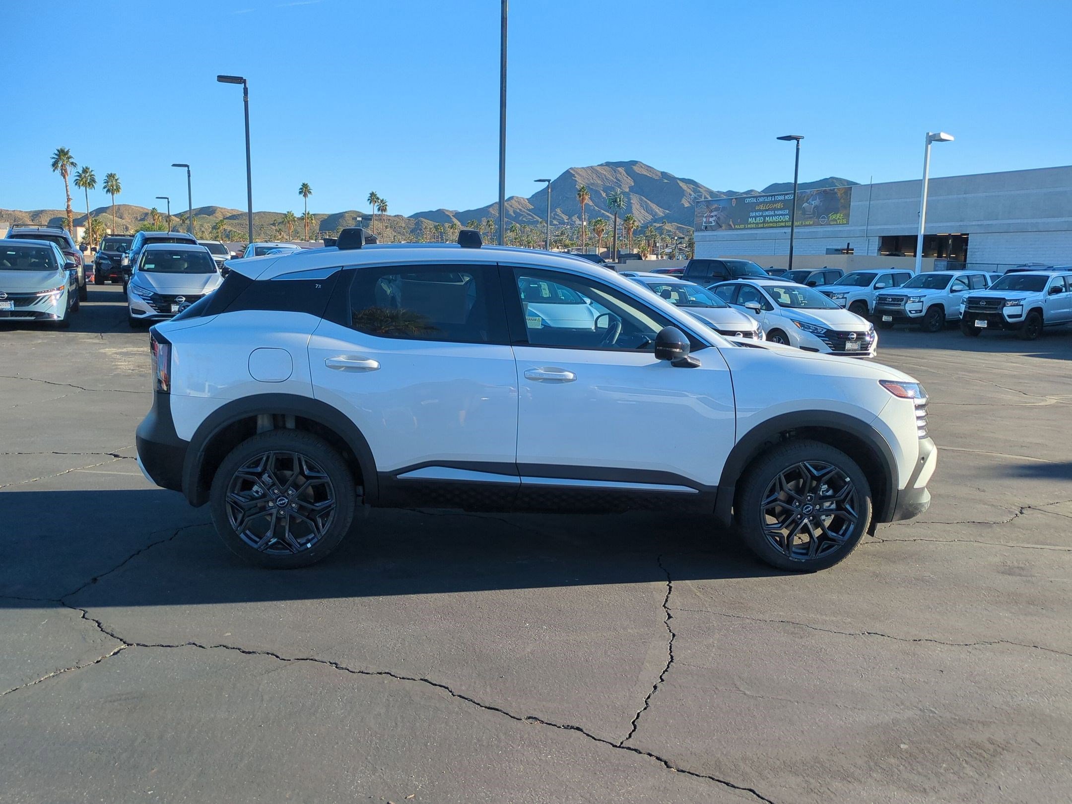 New 2026 Nissan Kicks SR FWD image 5