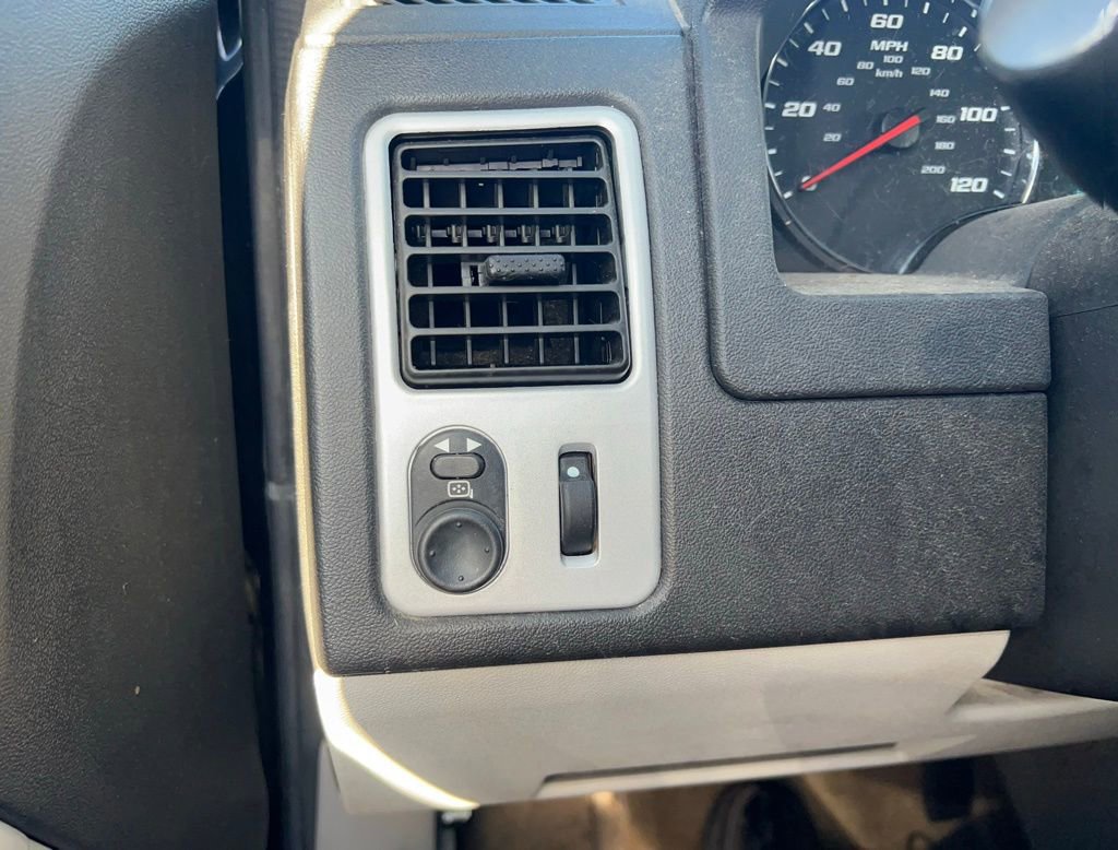 Used 2008 Chevrolet Equinox LTZ w/ Chrome Plus Package image 11