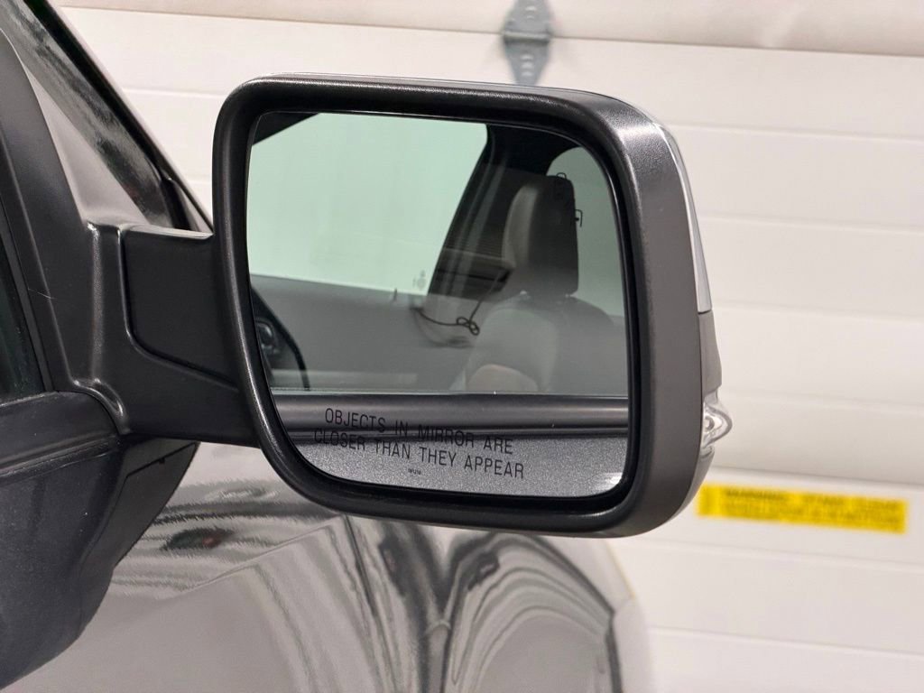 Used 2019 Ford Explorer XLT w/ Equipment Group 202A AWD/4WD image 9