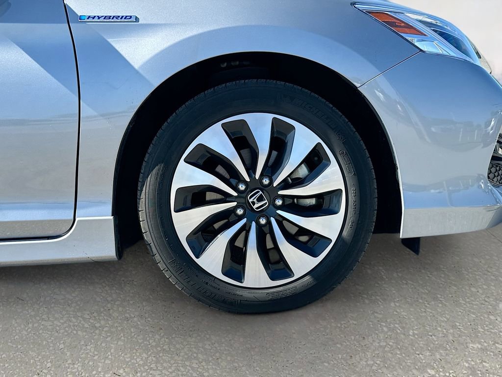 Used 2017 Honda Accord Touring image 30