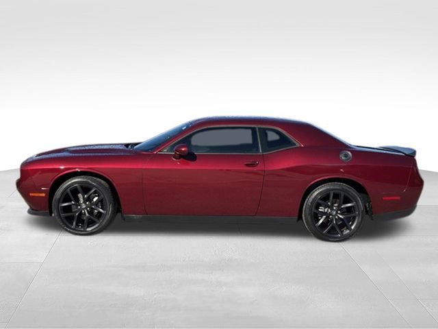 Used 2022 Dodge Challenger SXT w/ Blacktop Package RWD video 2
