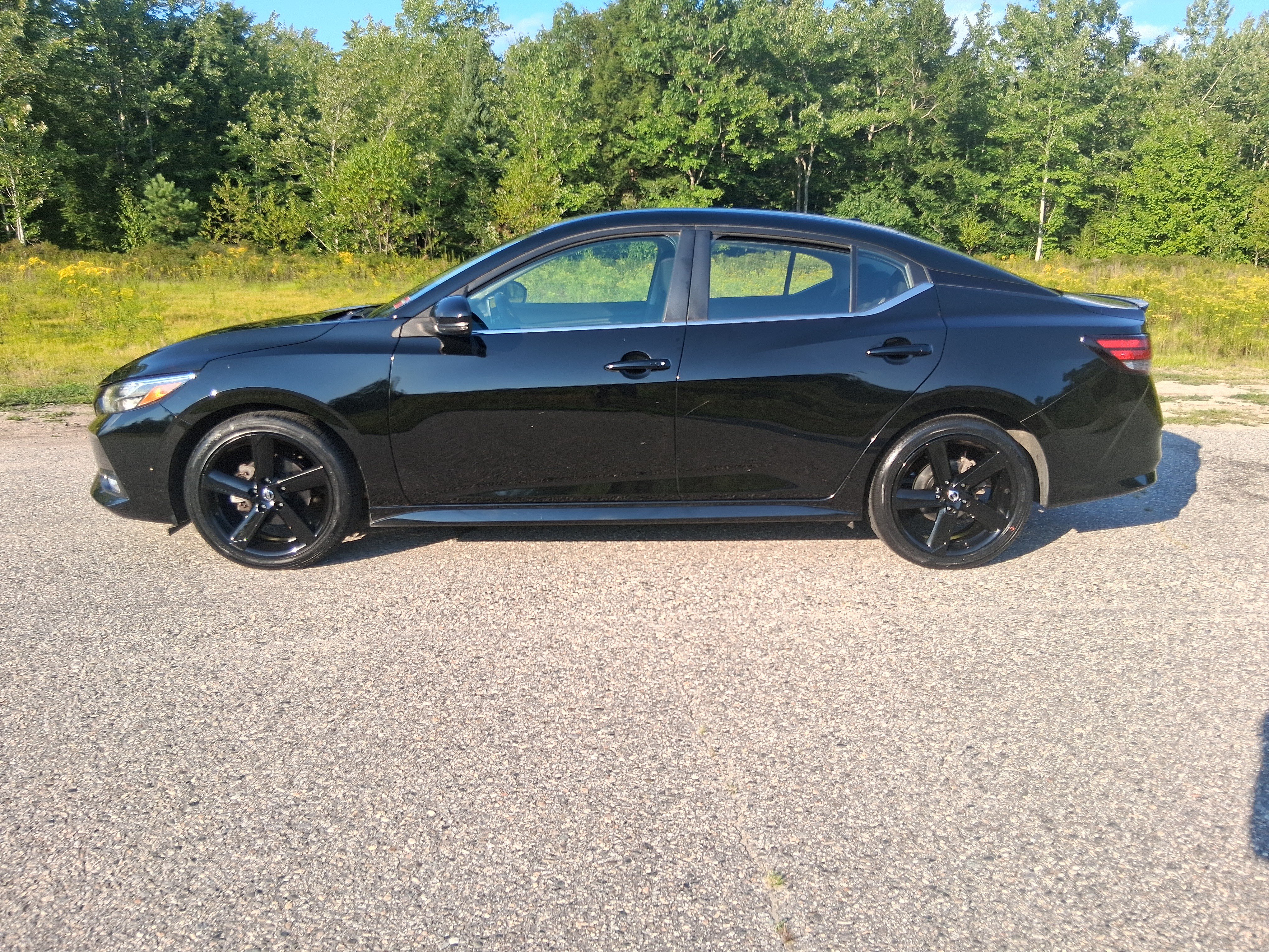 Certified 2023 Nissan Sentra SR w/ Midnight Edition Package FWD image 8
