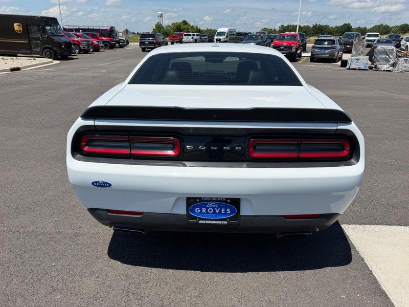 Used 2016 Dodge Challenger R/T Plus RWD image 6