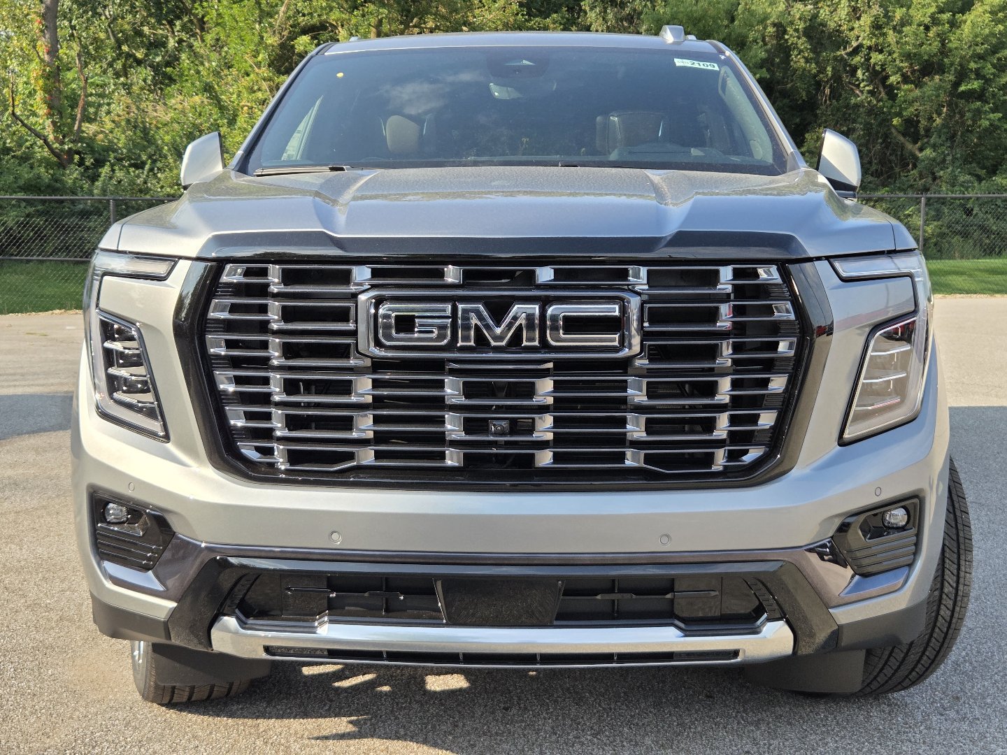 New 2026 GMC Yukon Denali Ultimate w/ LPO, Floor Liner Package AWD/4WD image 15