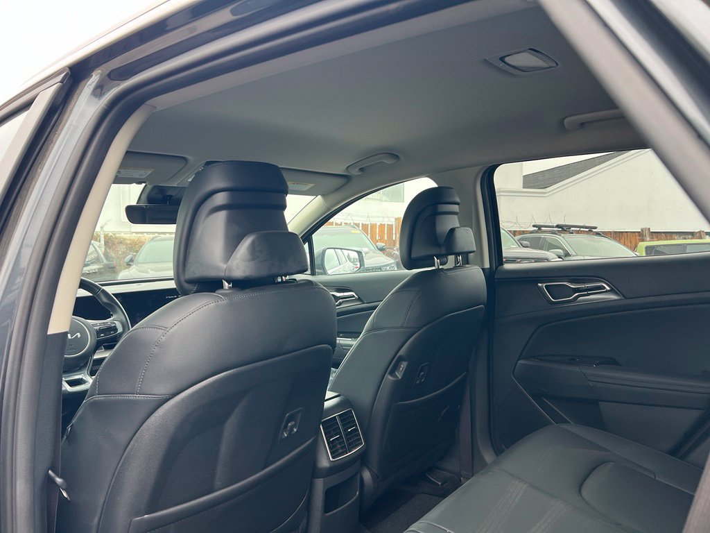 Used 2025 Kia Sportage EX AWD/4WD image 11