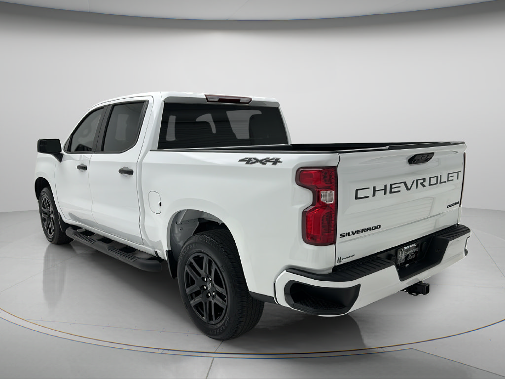 Used 2024 Chevrolet Silverado 1500 Custom w/ Dark Appearance Package AWD/4WD image 7