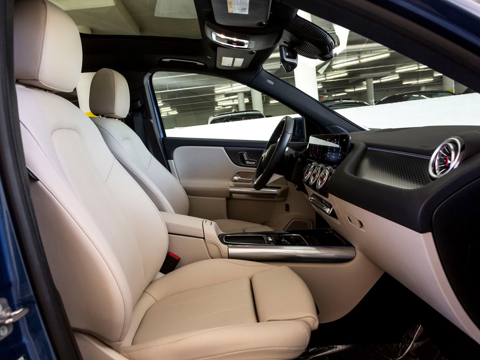 Used 2025 Mercedes-Benz GLA 250 image 28