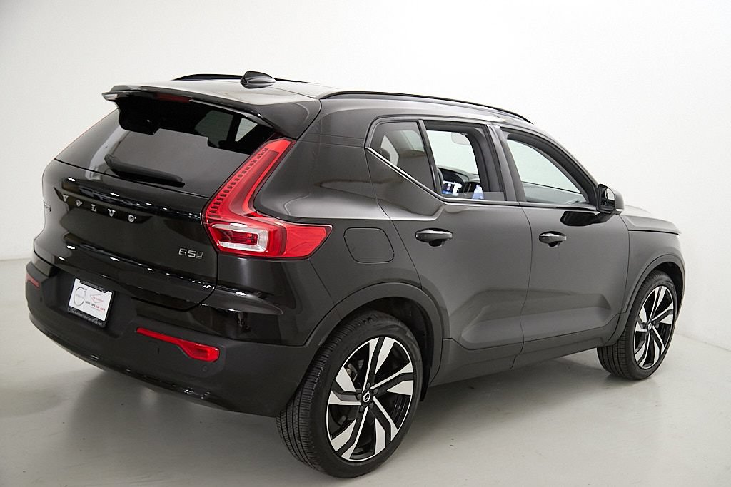 Certified 2023 Volvo XC40 B5 Ultimate w/ Protection Package Premier AWD/4WD image 10