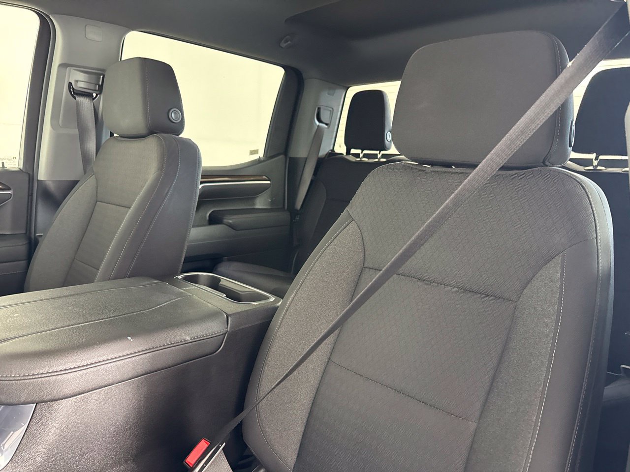 Used 2025 Chevrolet Silverado 1500 LT AWD/4WD image 8