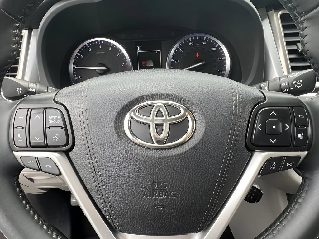Certified 2019 Toyota Highlander XLE FWD image 19