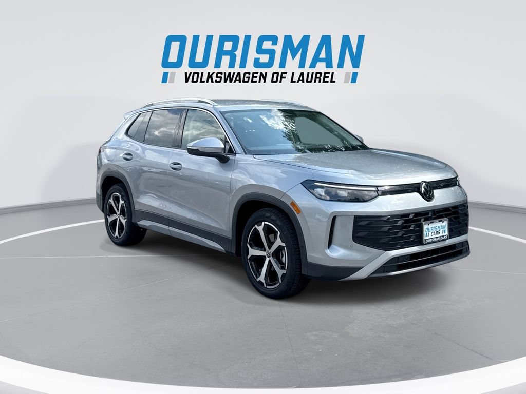 New 2026 Volkswagen Tiguan SE FWD image 2
