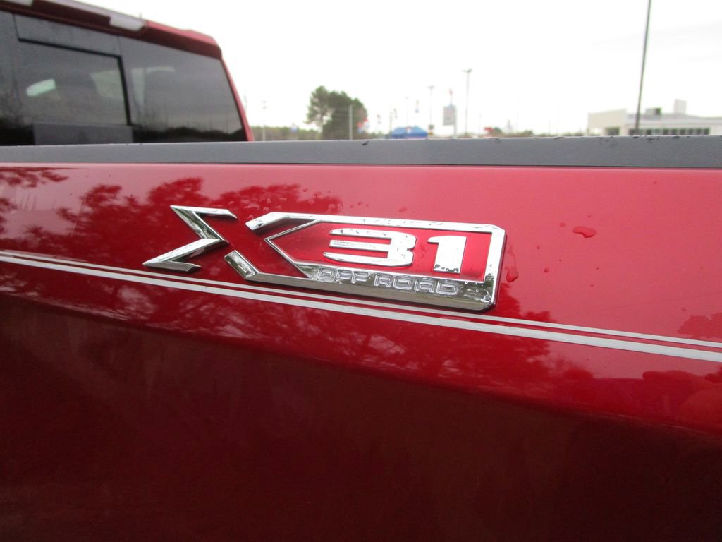 Used 2024 GMC Sierra 1500 SLT w/ SLT Premium Plus Package image 17