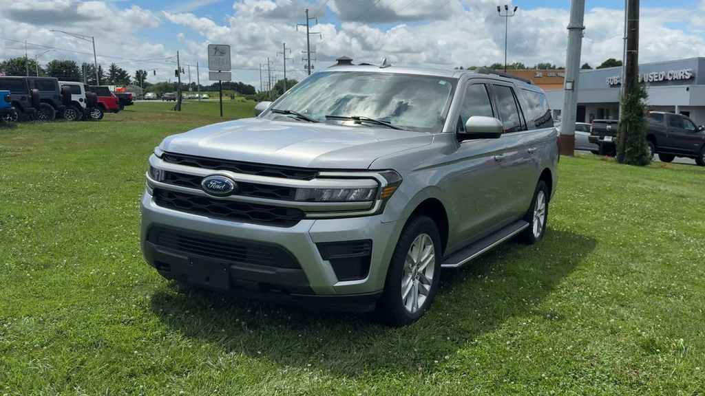 Used 2022 Ford Expedition Max XLT AWD/4WD image 2