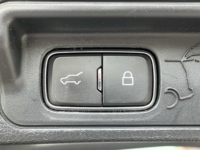 Used 2020 Ford Explorer Limited RWD image 25