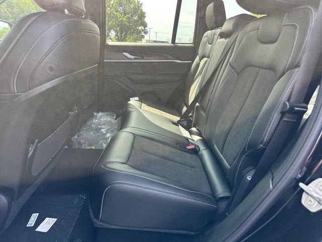New 2027 Jeep Grand Cherokee Altitude AWD/4WD image 14