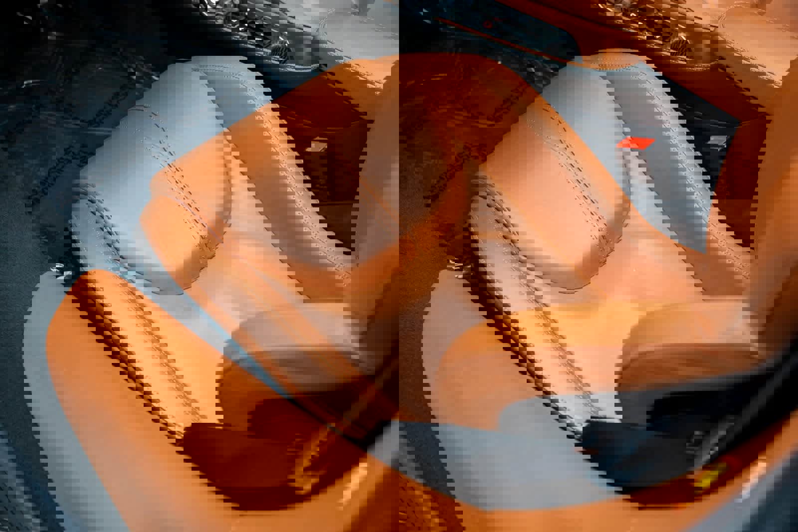 Used 2018 McLaren 570S Spider image 26