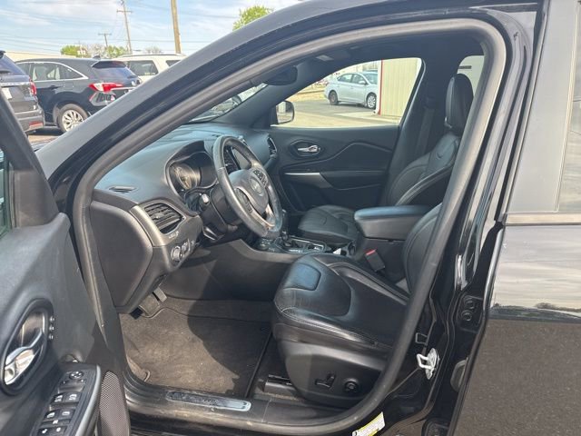 Used 2019 Jeep Cherokee High Altitude AWD/4WD image 9