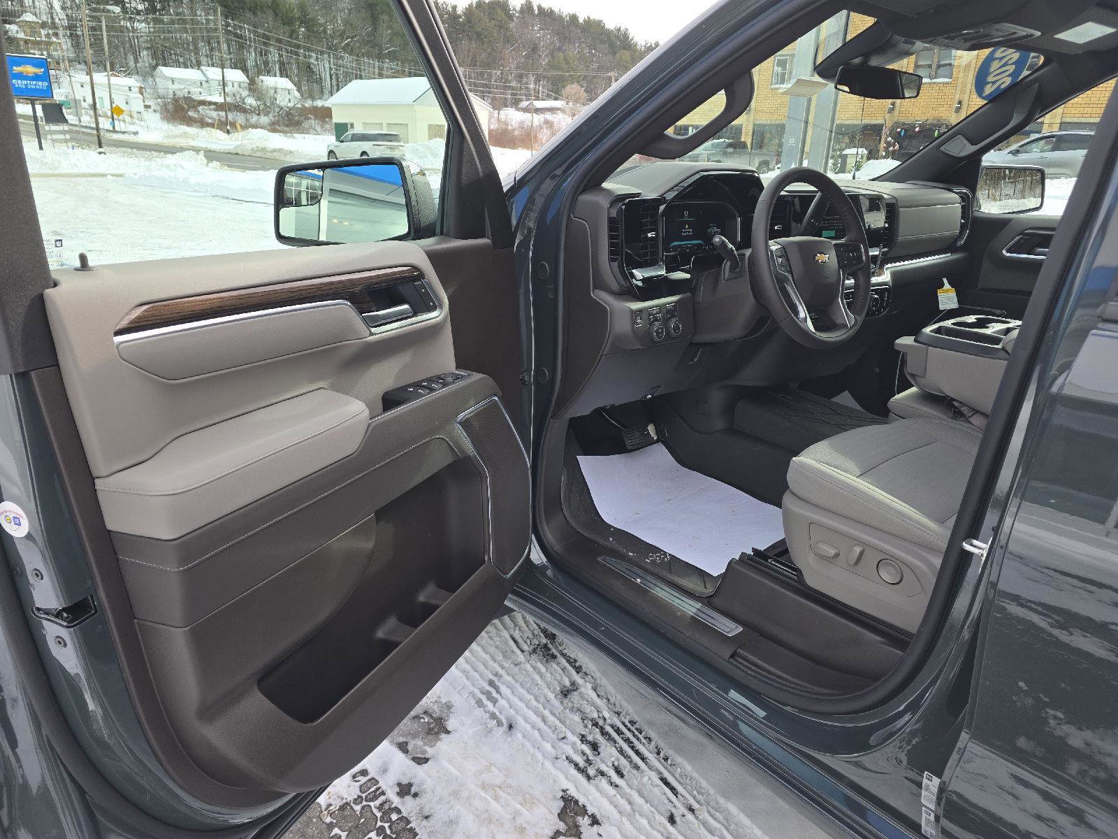 New 2026 Chevrolet Silverado 1500 LT w/ Convenience Package II image 10