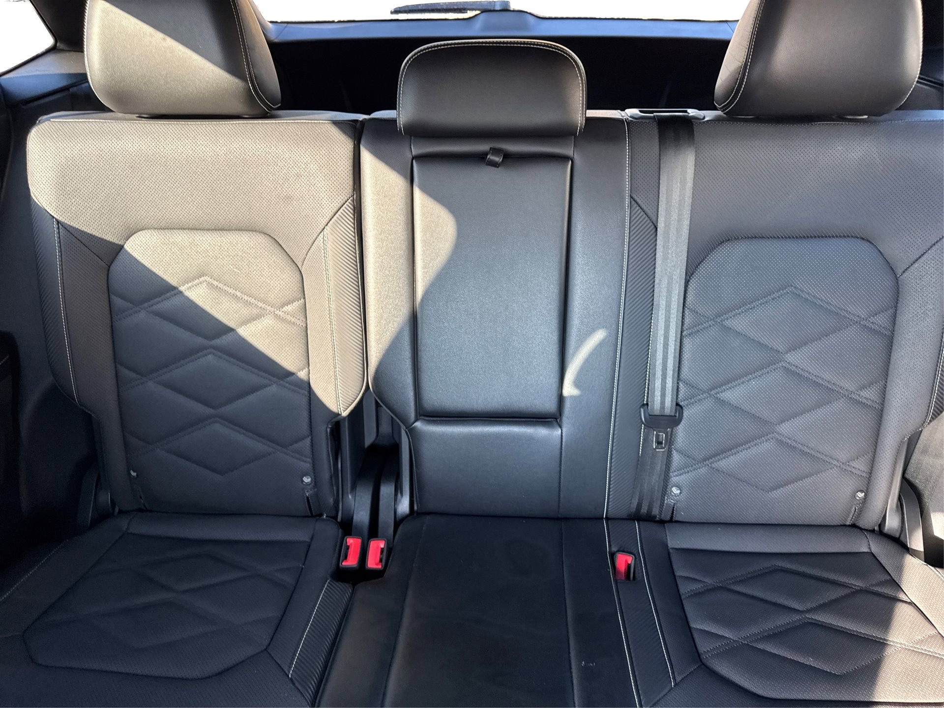 Used 2024 Volkswagen Atlas Cross Sport SE w/ Panoramic Sunroof Package image 20