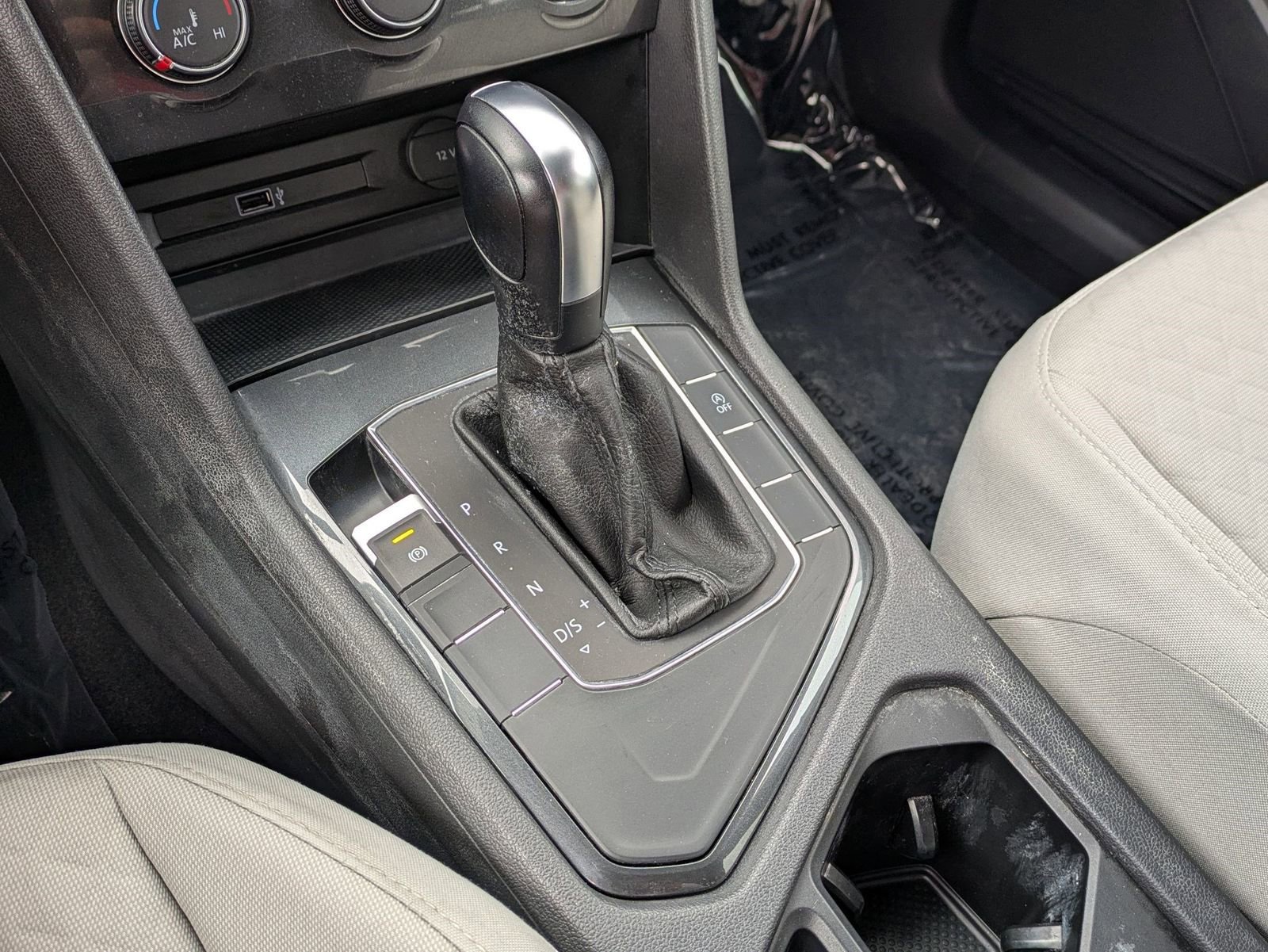 Used 2019 Volkswagen Tiguan S FWD image 14