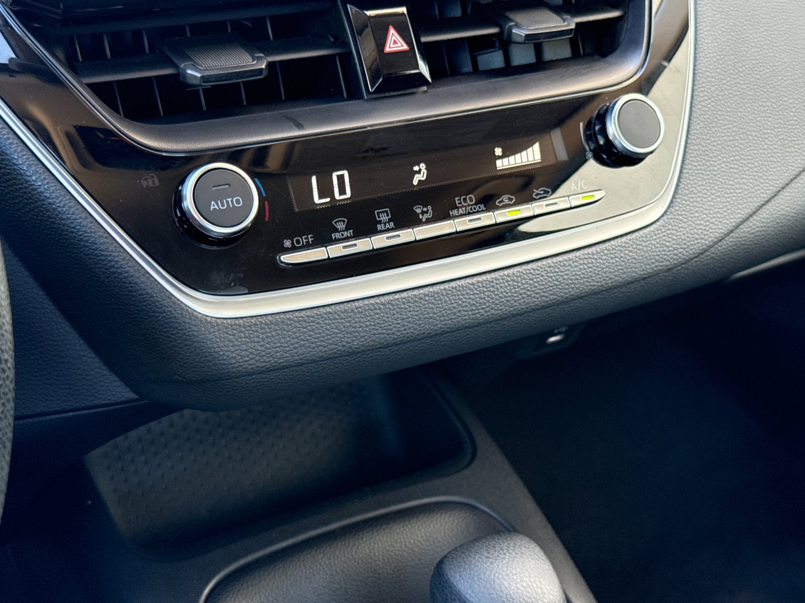 Used 2025 Toyota Corolla LE FWD image 17