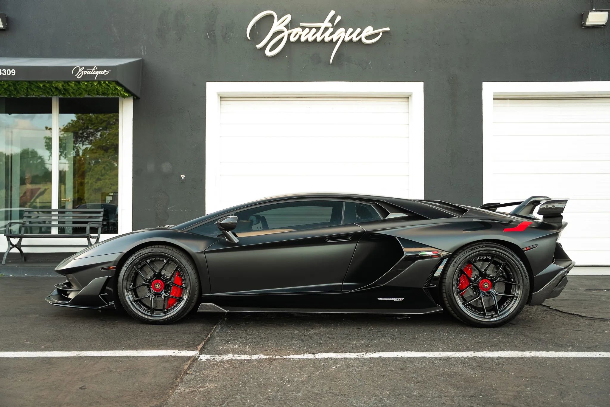Used 2019 Lamborghini Aventador SVJ AWD/4WD image 7