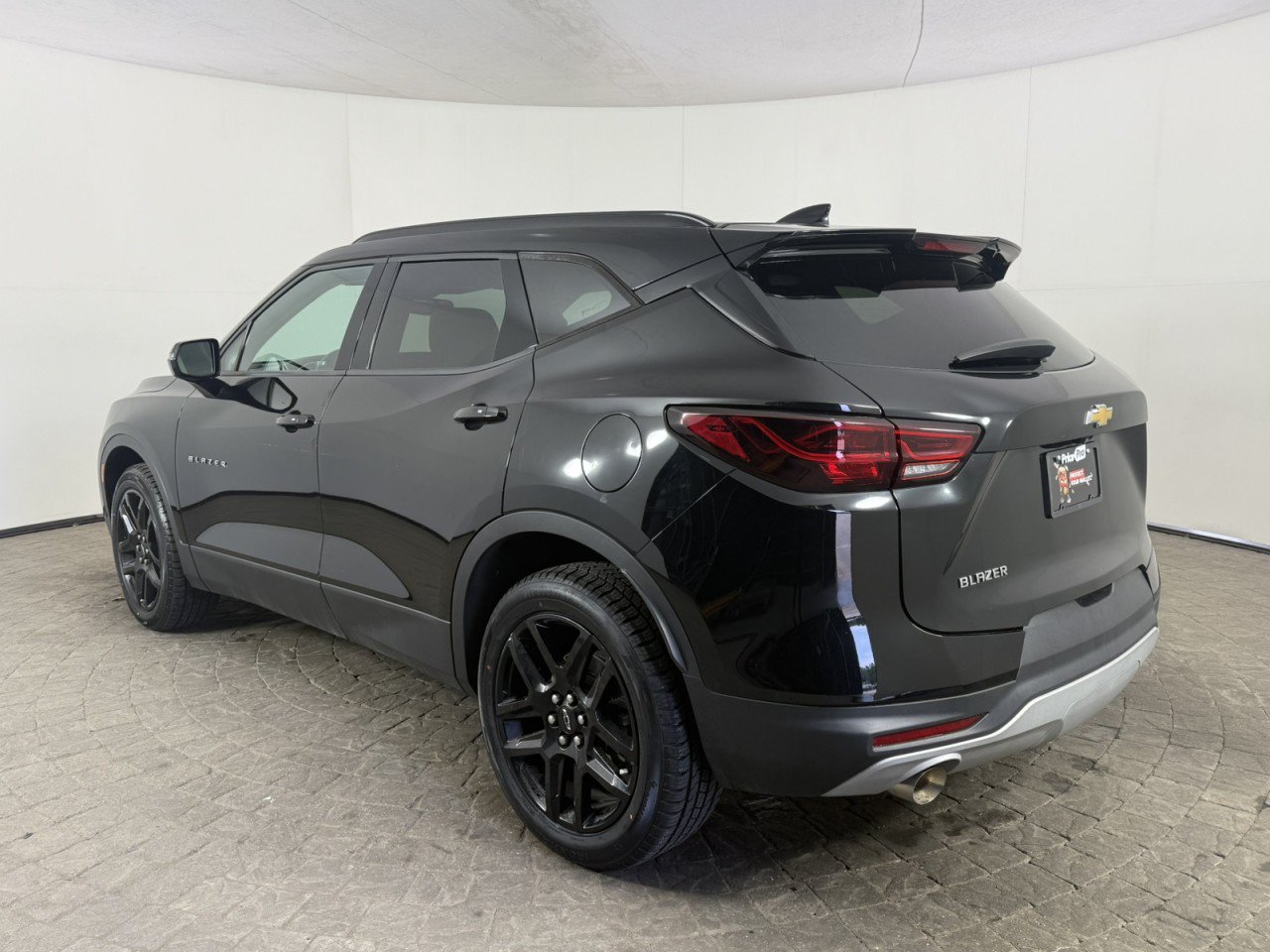 Used 2023 Chevrolet Blazer LT FWD image 5