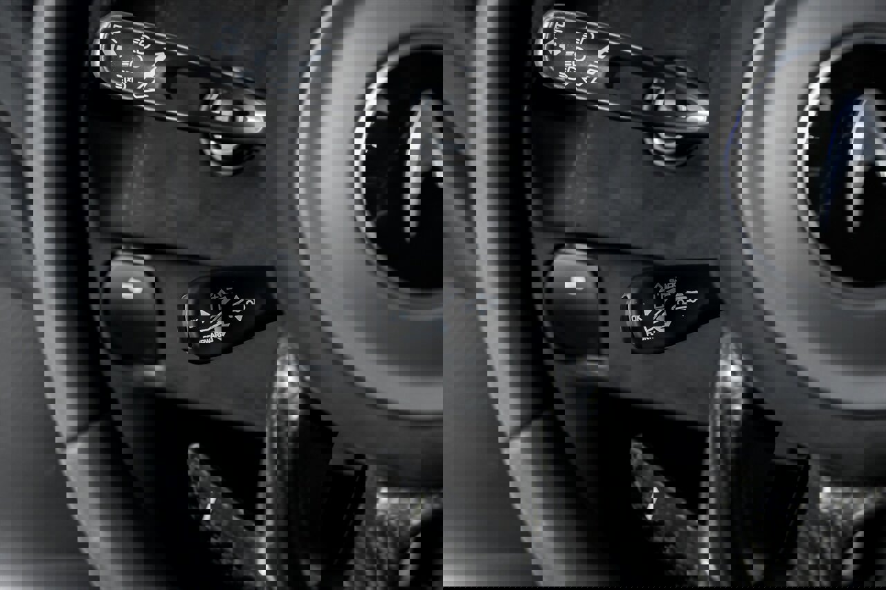 Used 2020 McLaren 600LT Spider image 28