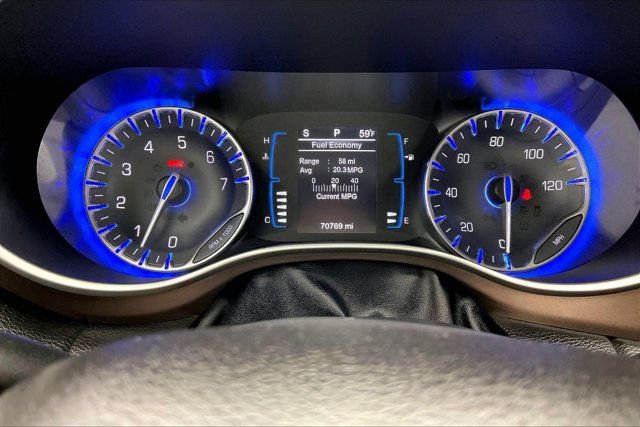 Used 2017 Chrysler Pacifica LX image 23