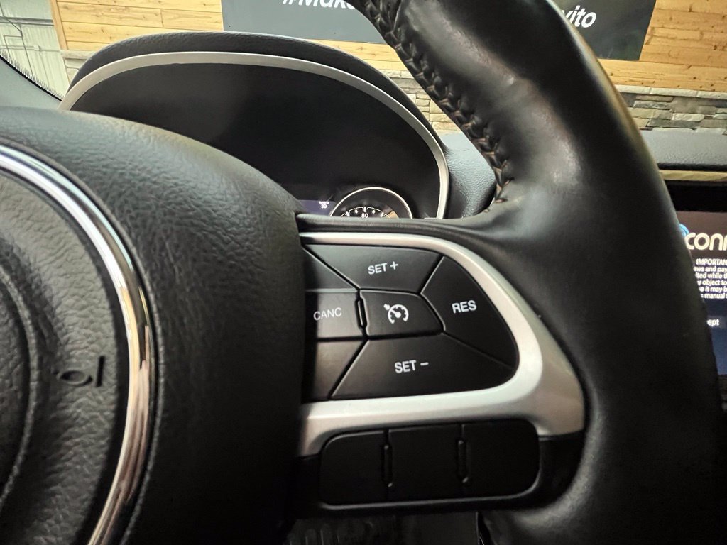 Used 2018 Jeep Compass Limited AWD/4WD image 29
