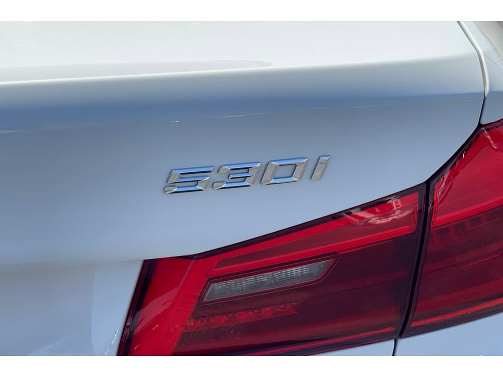 Used 2018 BMW 530i w/ M Sport Package RWD image 17