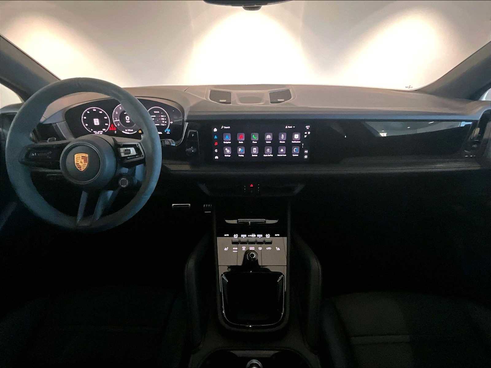 Used 2025 Porsche Cayenne GTS w/ Premium Package image 17