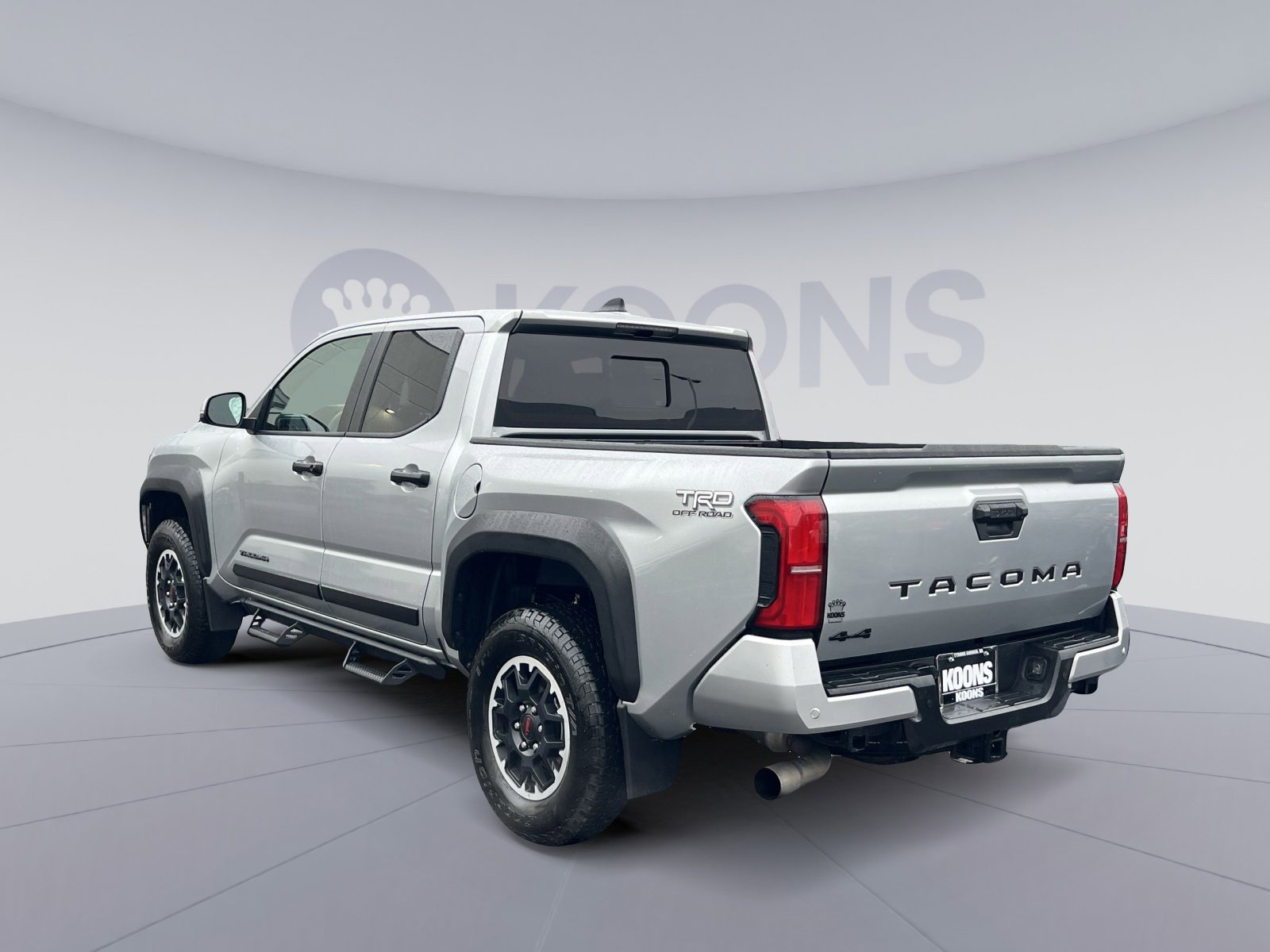 Used 2024 Toyota Tacoma TRD Off-Road w/ TRD Off Road Upgrade Package image 4