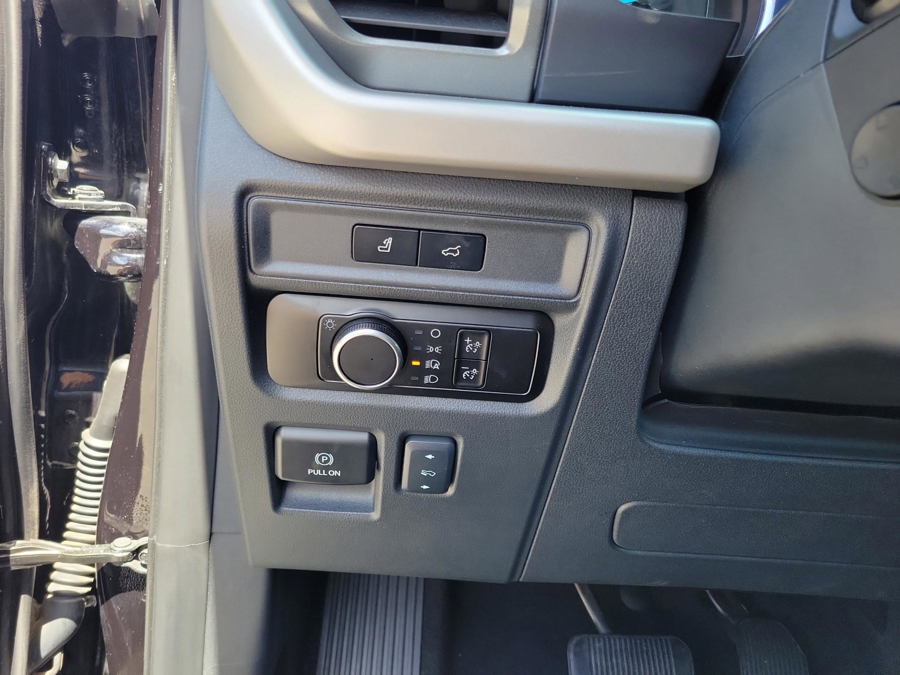 Used 2024 Ford Expedition XLT image 10