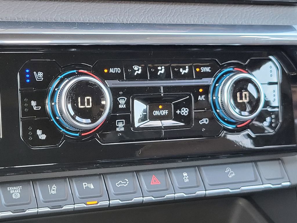 New 2025 GMC Sierra 3500 Denali w/ Denali Reserve Package image 29